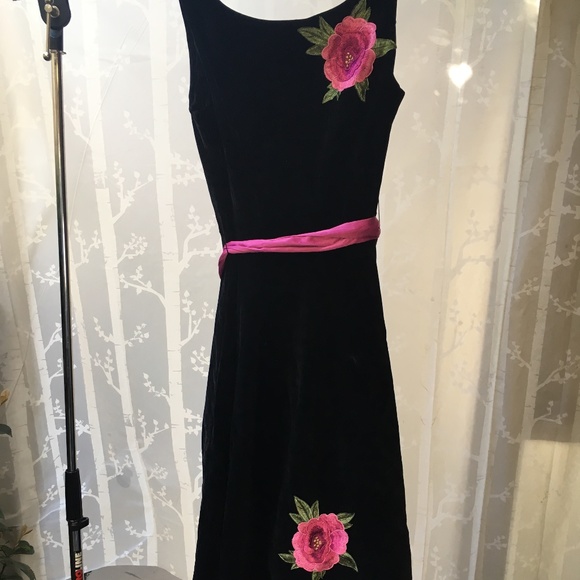 COLLECTIVE VINTAGE VELVET DRESS NWT SMALL - Picture 4 of 8